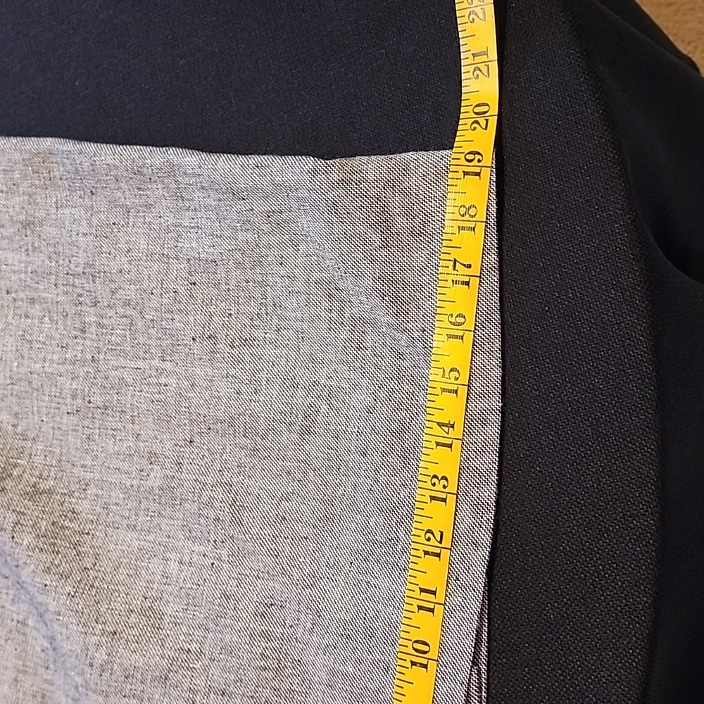Calvin Klein skirt set - Picture 14 of 16